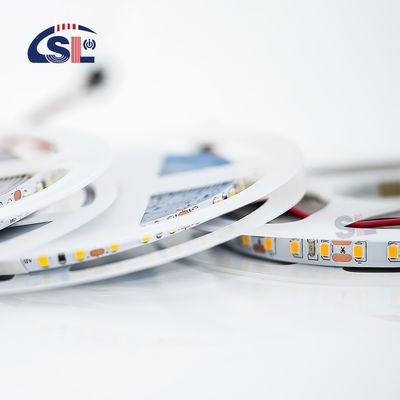 3- Voreingestellte Konnektivitätstechnologie DC12V 2835 120D Kalt-Weiß-Lichtstreifenspiegel